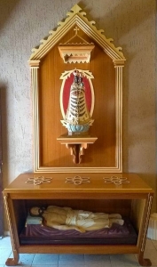 Nicho para santo e Senhor Morto
